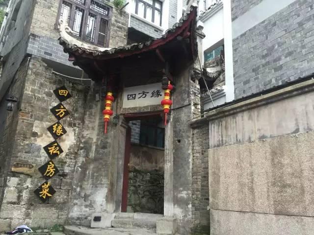 龙陵一男子醉酒骑摩托摔倒，报警把自己“送进”派出所